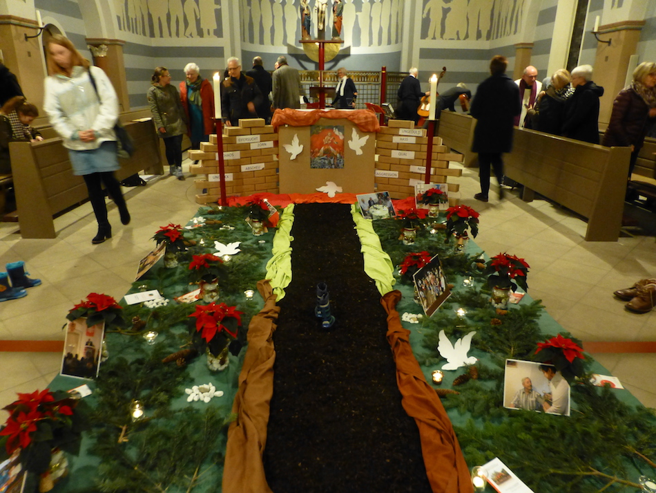 Adventsfeier der Mitarbeiter in der Liebfrauenkirche. Foto: Caritas