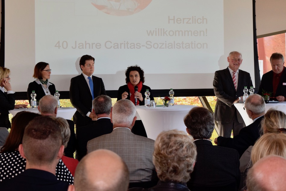 Landessozialministerin Dr. Carola Reimann gratuliert zu 40 Jahre Caritas-Sozialstation in Duderstadt. Foto: Broermann