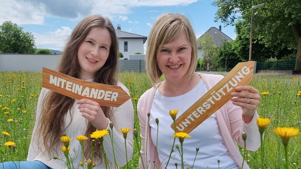 Unterstützen die Selbsthilfegruppen im Landkreis Northeim: Caritas-Mitarbeiterinnen Lisa Severitt (l.) und Anna Holland | Foto: Caritas Südniedersachsen