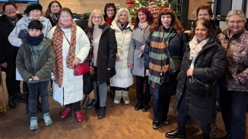 Café Grenzenlos unterwegs, hier bei einem Ausflug in das Historische Rathaus Duderstadt. | Foto: Caritas